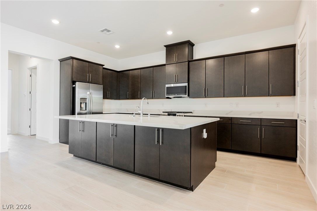 116 Skylar Village Avenue — photo 3