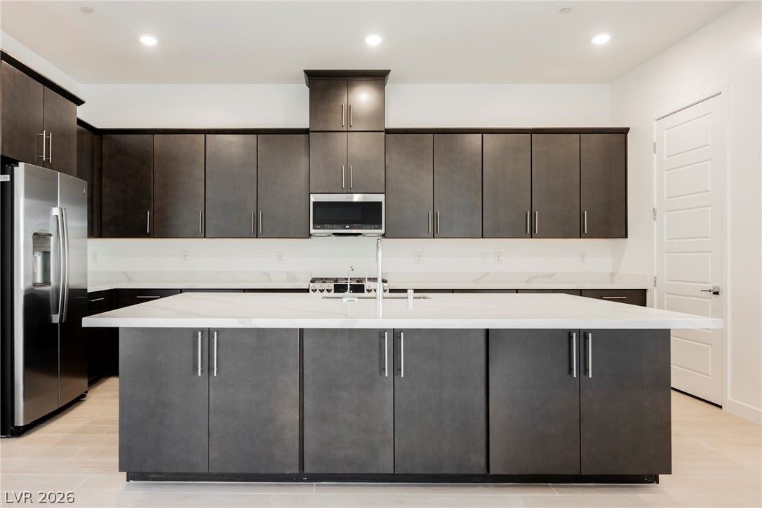 116 Skylar Village Avenue — photo 4