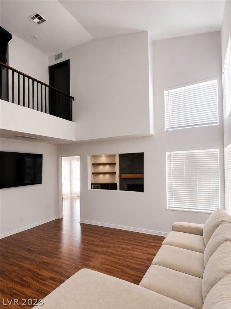 1830 Box Springs Avenue — photo 3 of 14