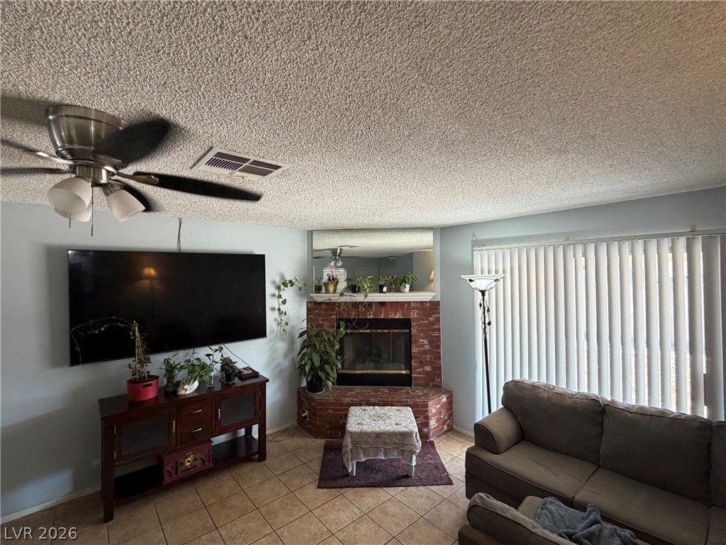 4021 Dale Evans Drive — photo 3 of 32