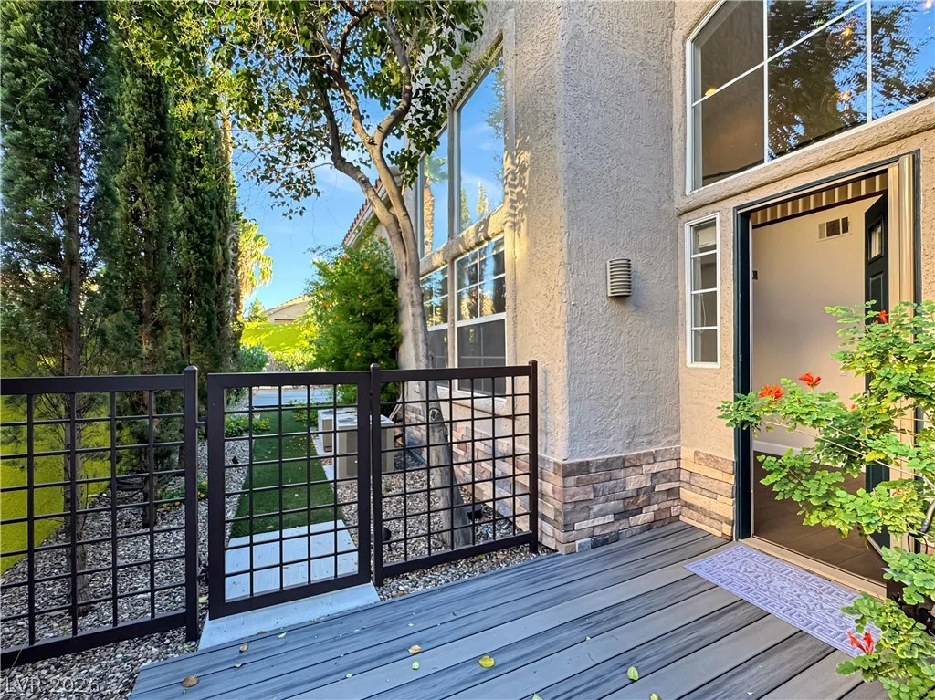 1352 Fox Acres Drive — photo 2
