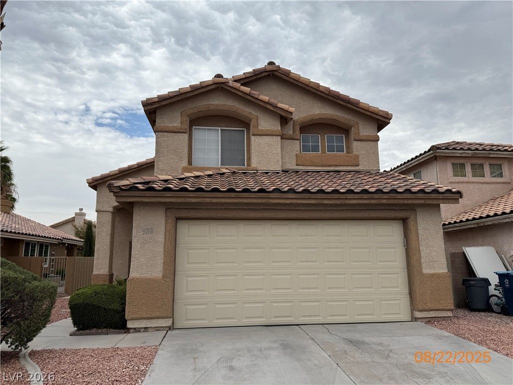 922 PRAIRIE GRASS Drive — photo 1