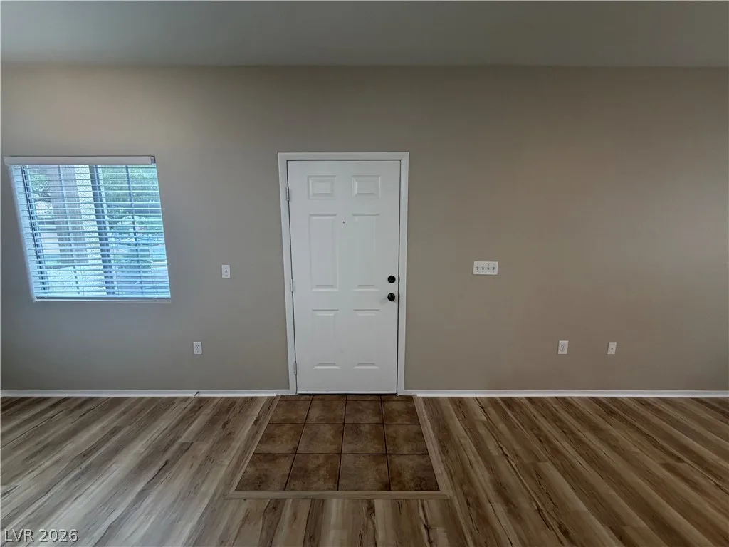 9303 GILCREASE Avenue 1250 — photo 5