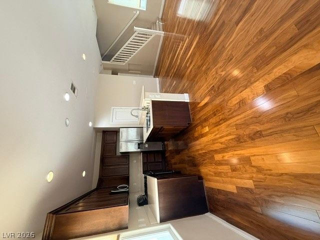9295 Lapeer Street — photo 3 of 23