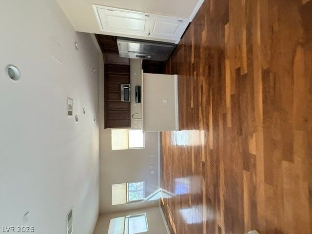 9295 Lapeer Street — photo 4 of 23