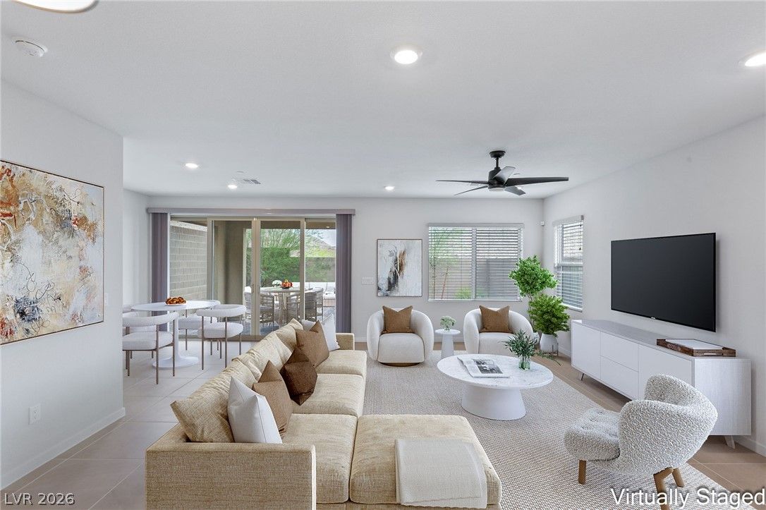 11576 Desert Hollow Avenue — photo 3
