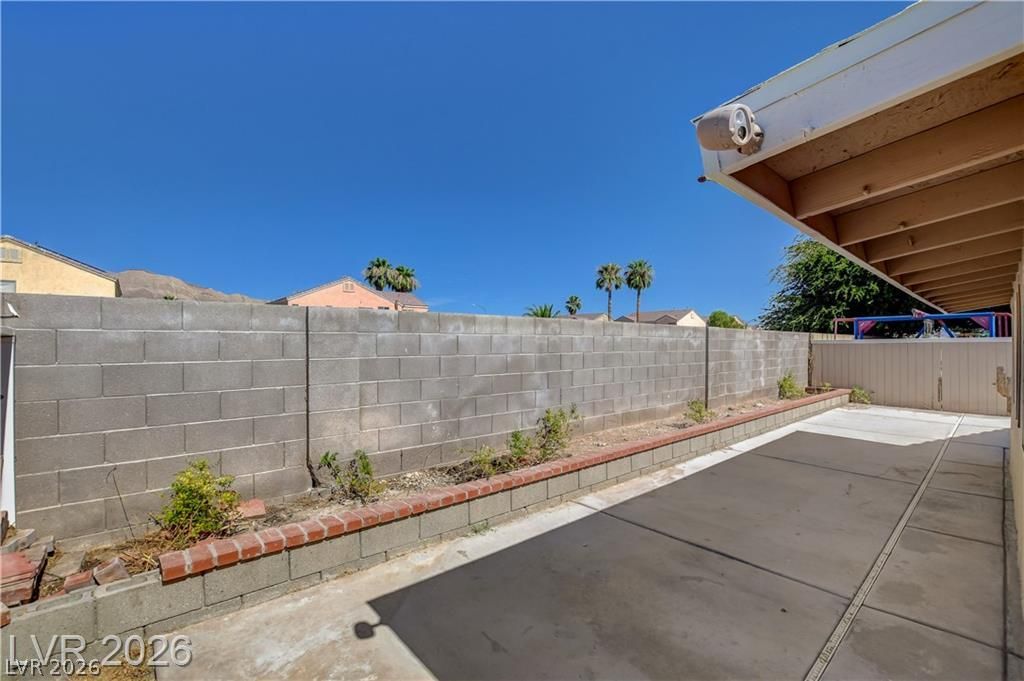 320 Searchlight Drive — photo 5