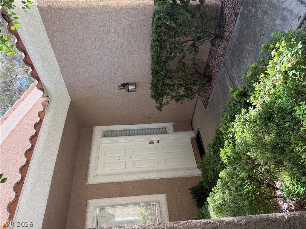 10001 Summer Oak Lane 103 — photo 2 of 4