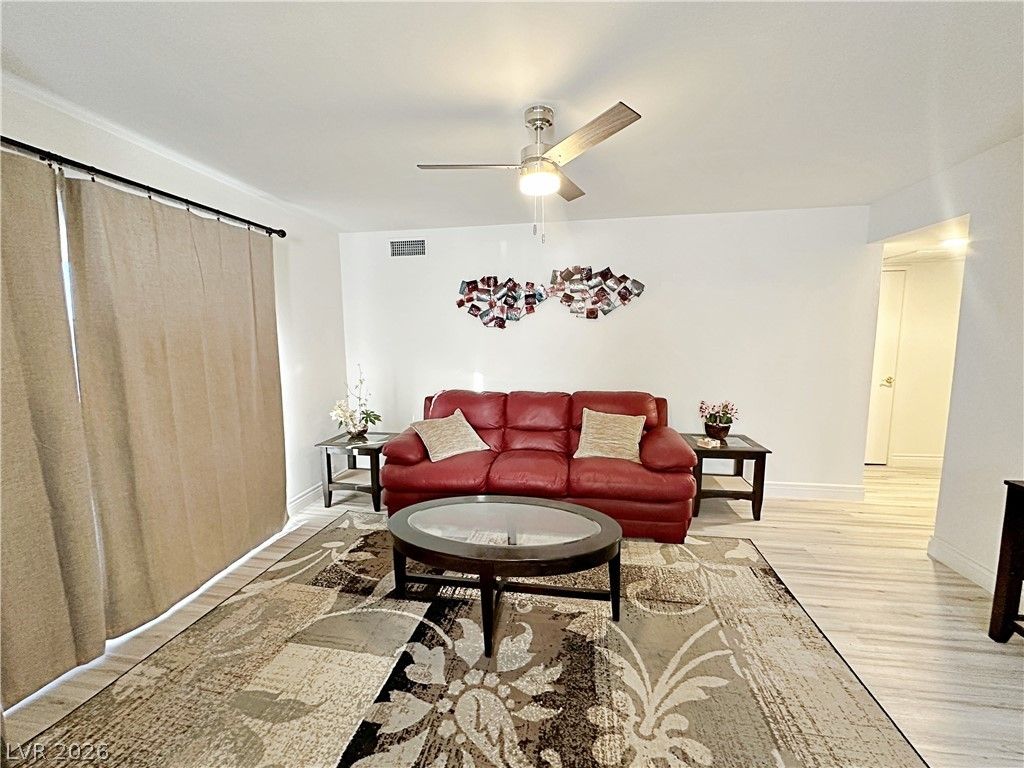 1405 Vegas Valley Drive 206 — photo 3