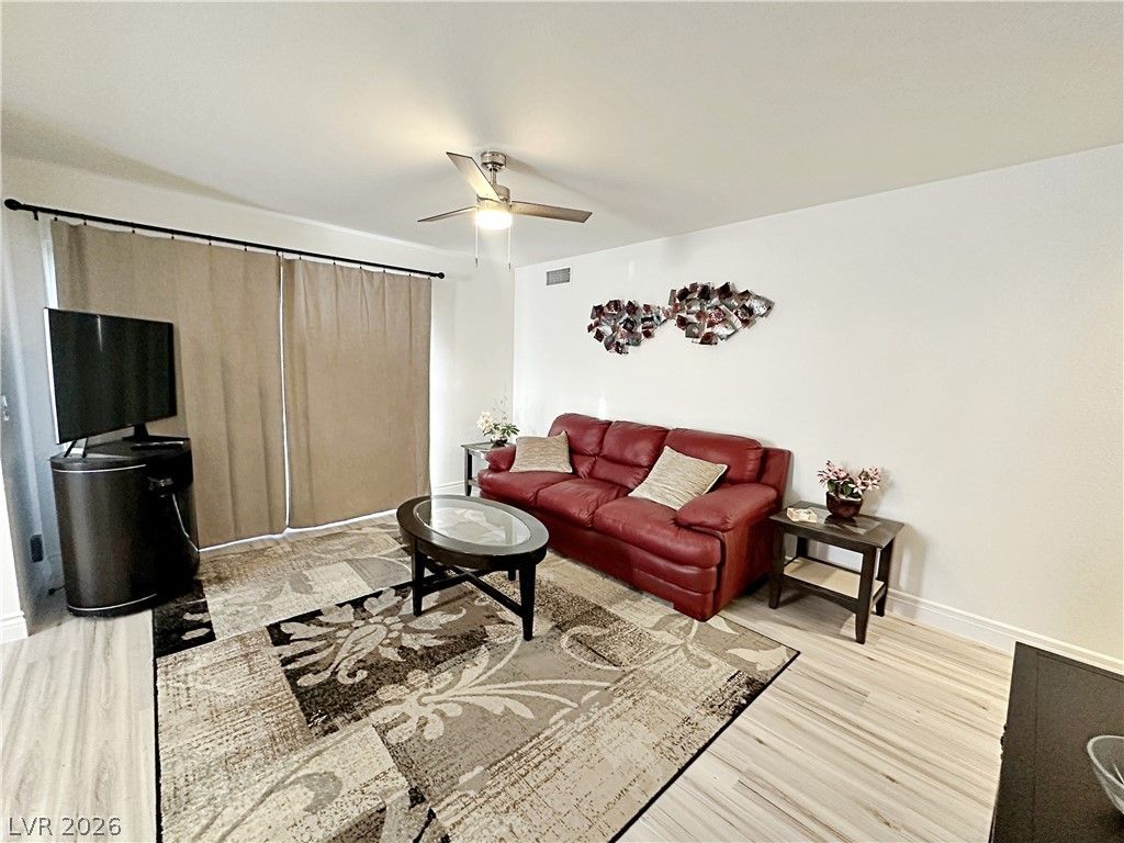 1405 Vegas Valley Drive 206 — photo 4