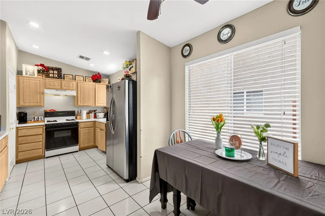 832 Binbrook Drive — photo 3
