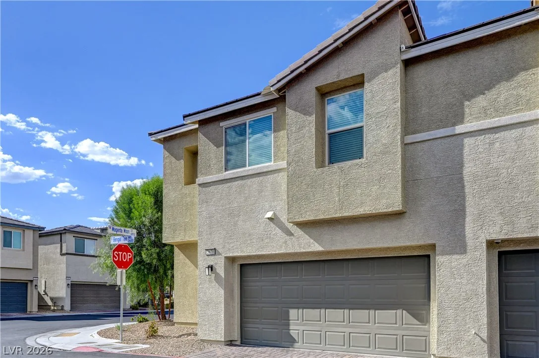 2670 Bengal Tan Avenue — photo 2