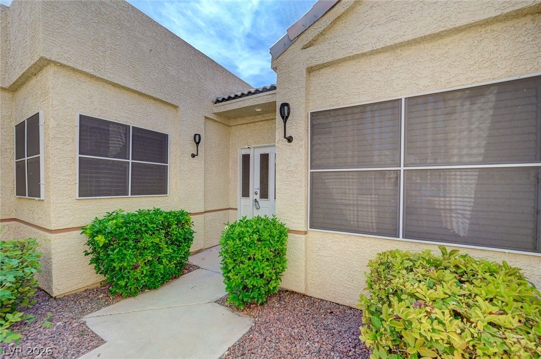 461 Purple Finch Drive — photo 2