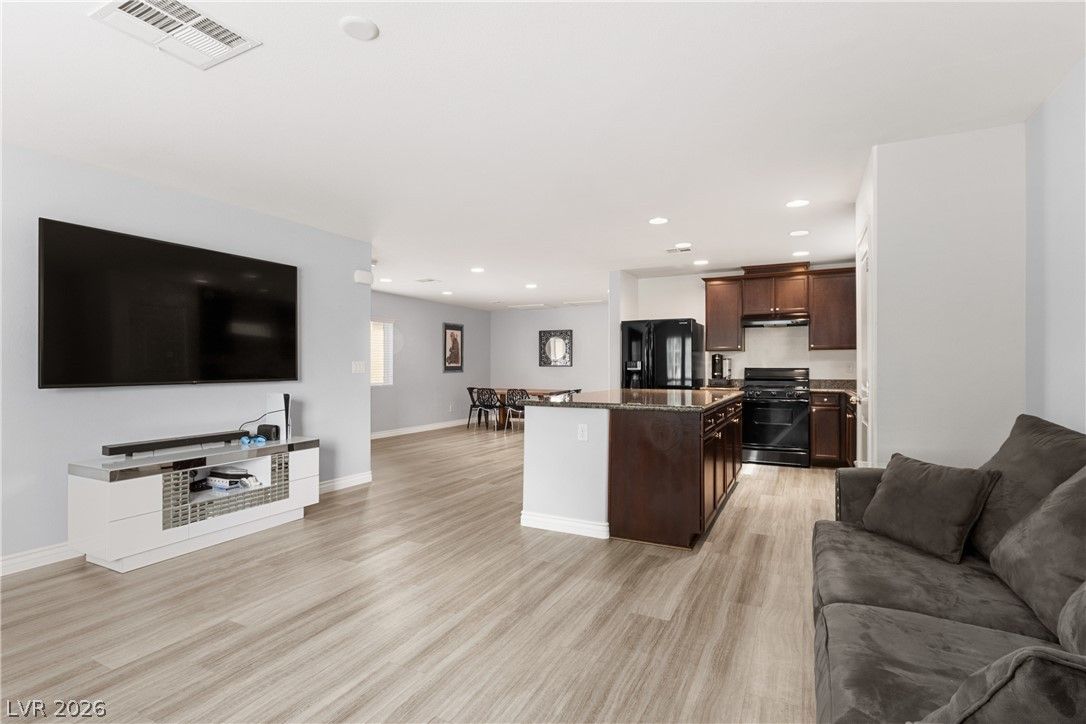 8950 Harmony Hall Avenue — photo 1