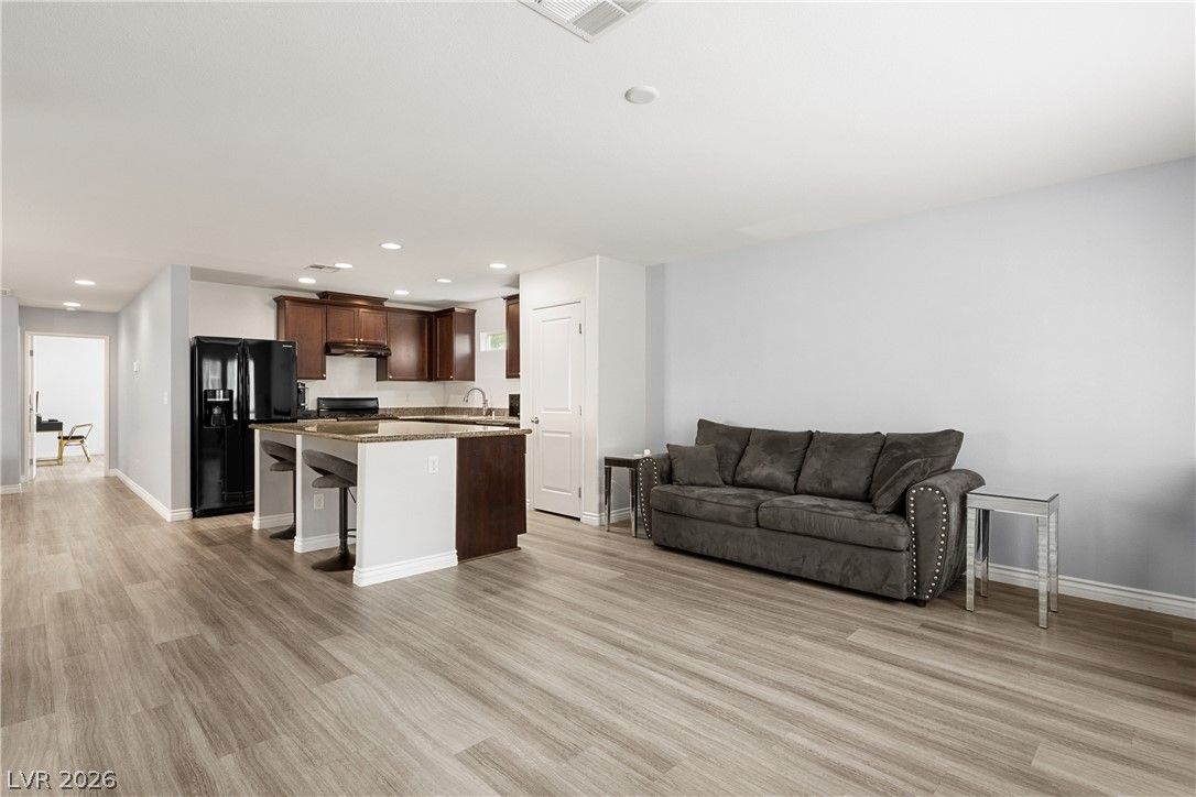 8950 Harmony Hall Avenue — photo 4
