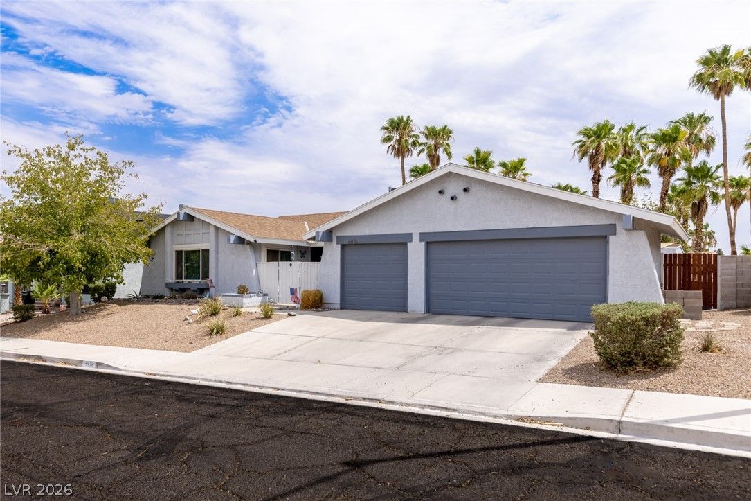 4476 Sunny Dunes Drive — photo 2