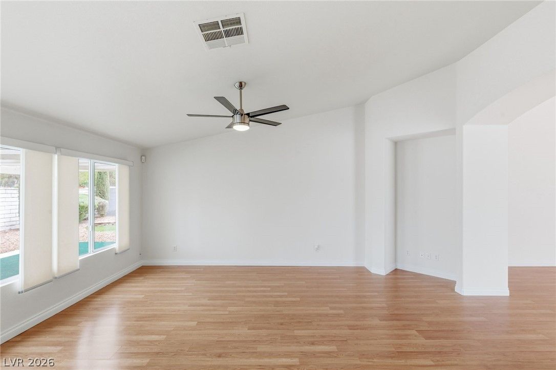 8598 Waterford Bend Street — photo 5