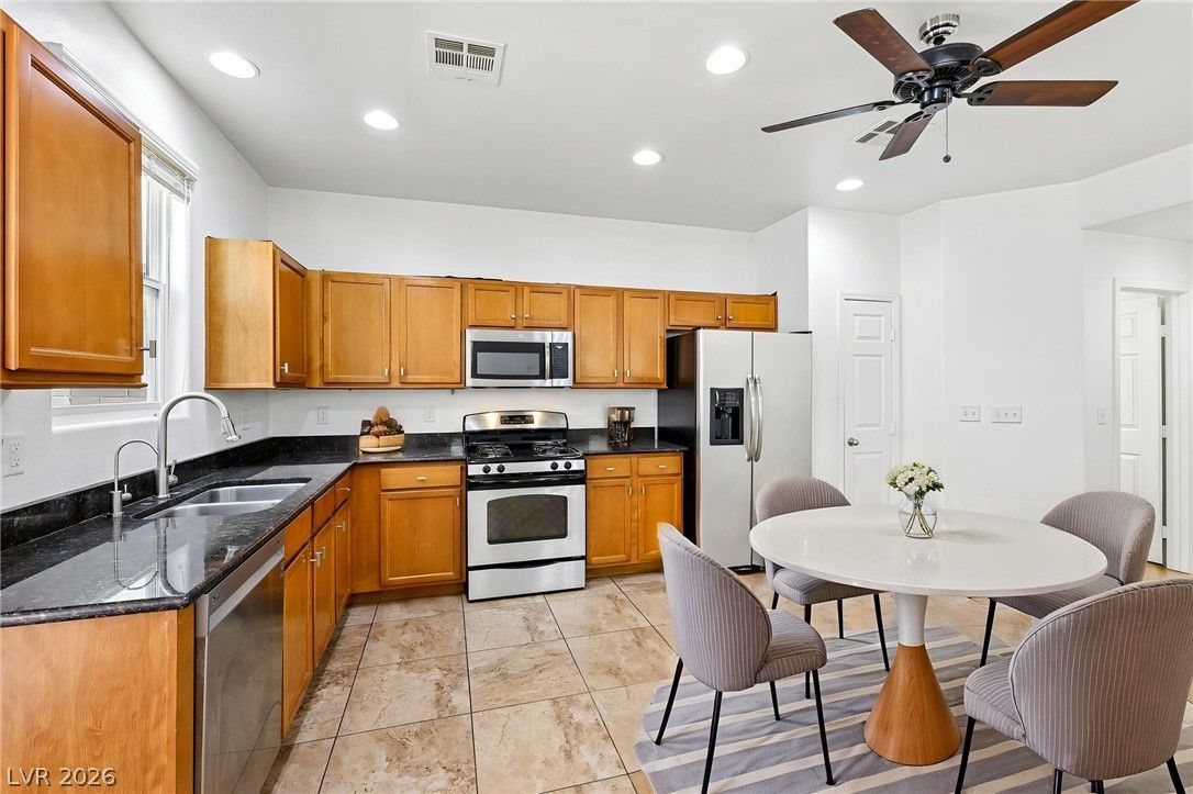 3819 Total Eclipse Street — photo 3