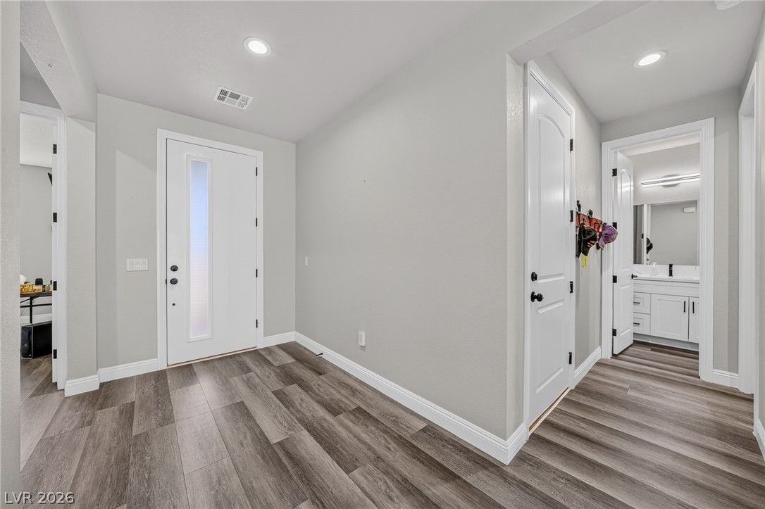 6930 Sandpebble Street — photo 2