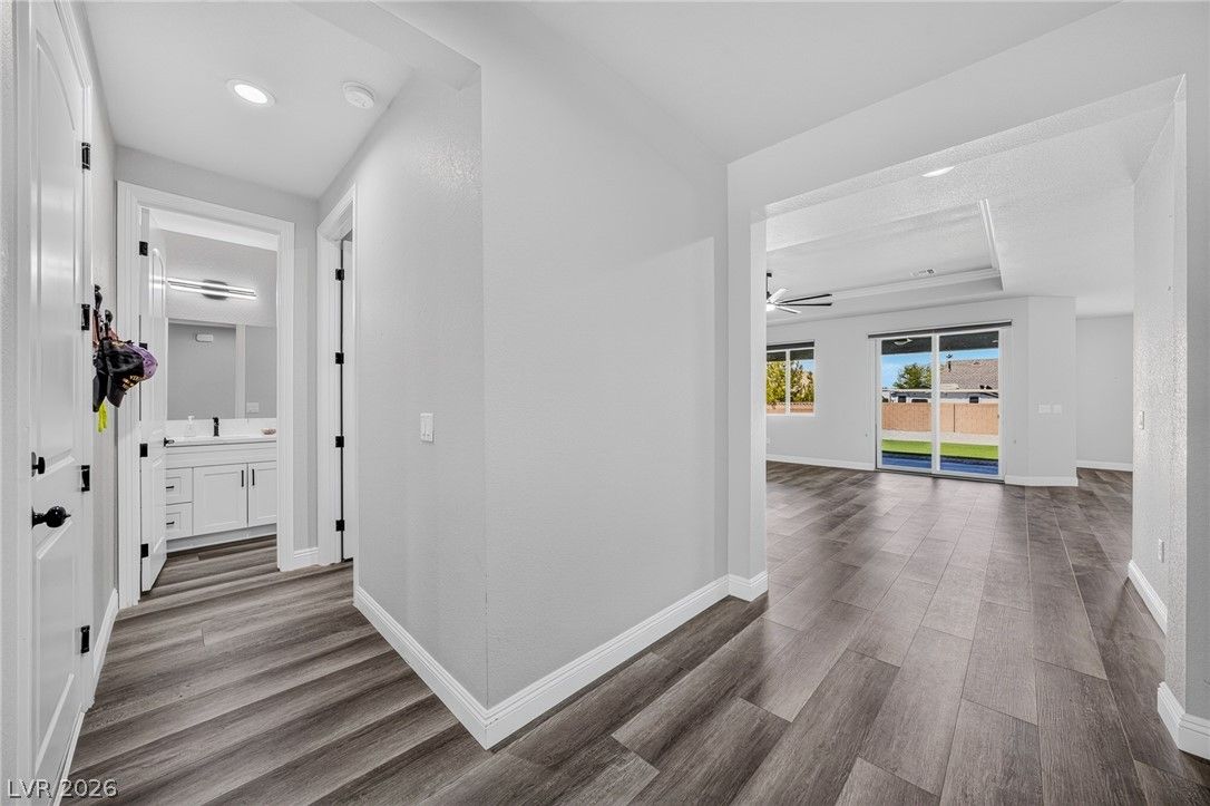 6930 Sandpebble Street — photo 5