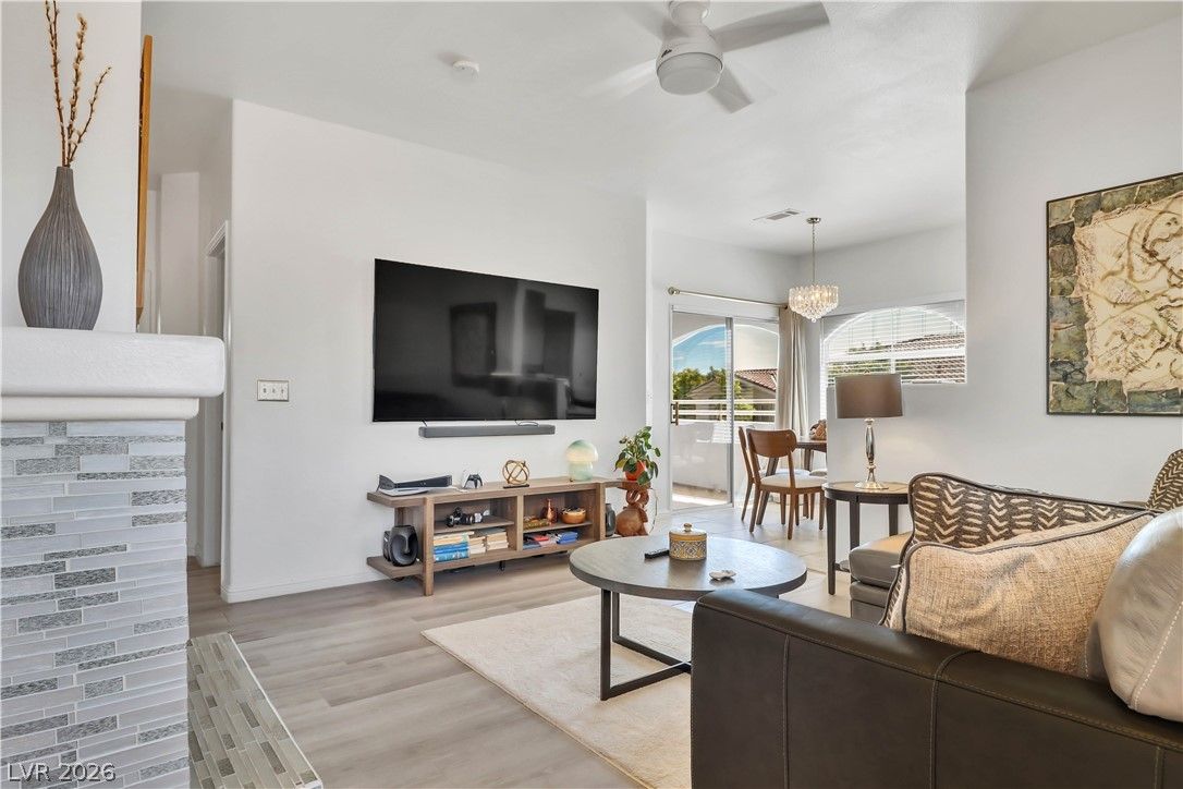 1401 Red Crest Lane 201 — photo 4 of 29