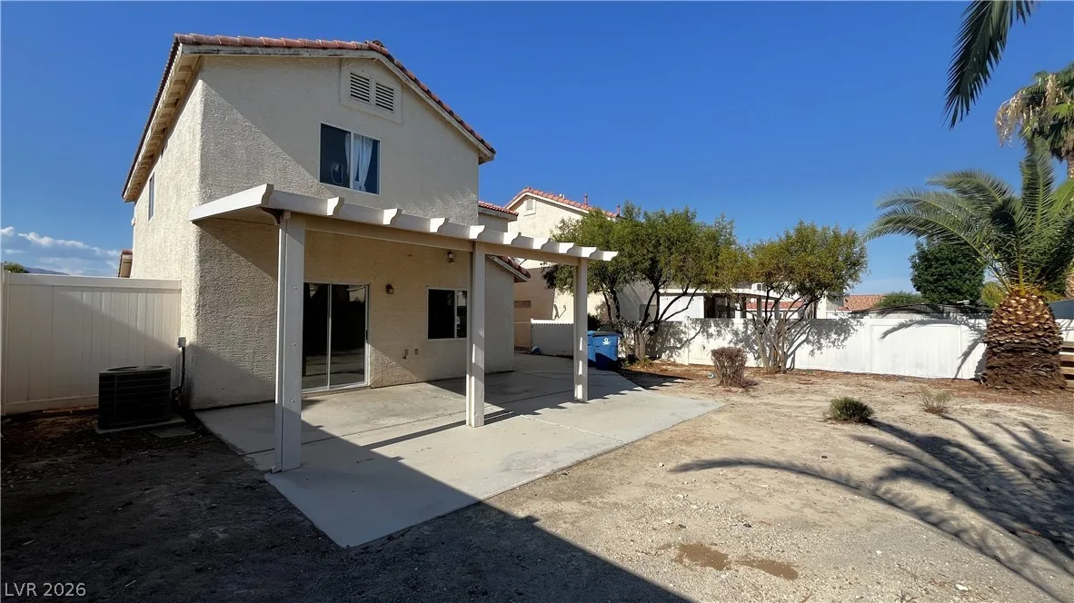 1015 Pearl Marble Avenue — photo 4