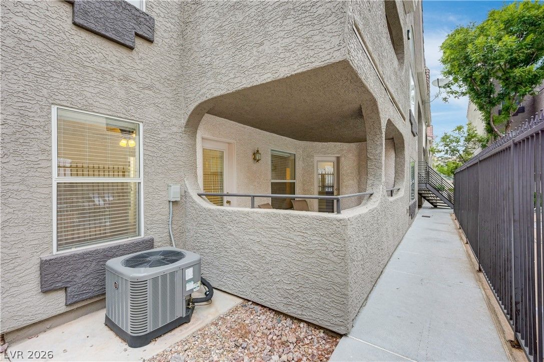 701 Capri Drive 13B — photo 3 of 40