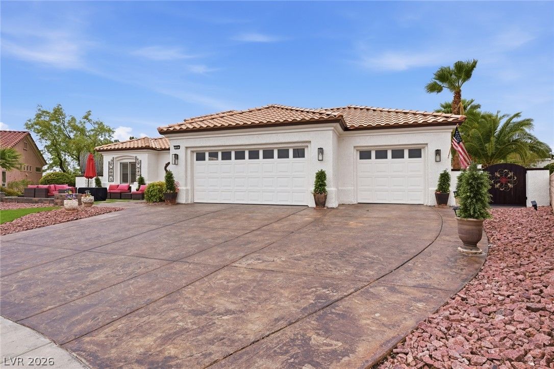 10001 Cresent Creek Drive — photo 3