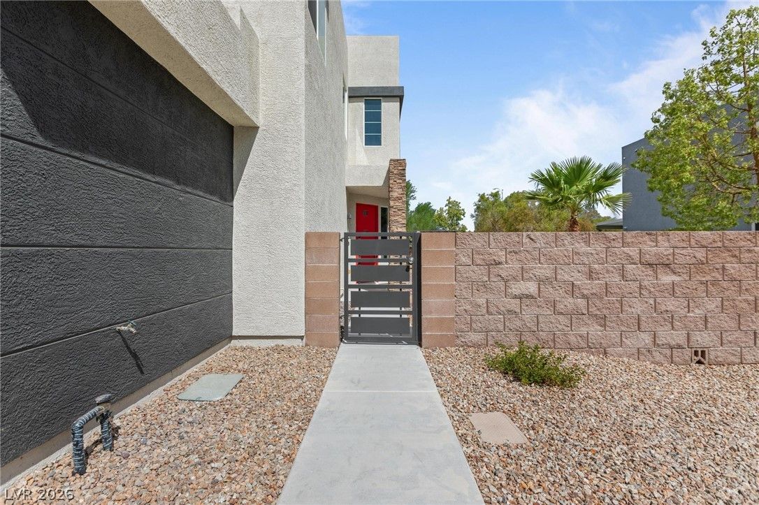 5008 Cassia Tree Court — photo 3 of 43