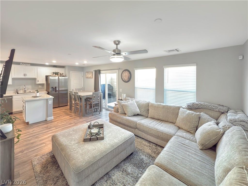 314 Bay Village Place — photo 3