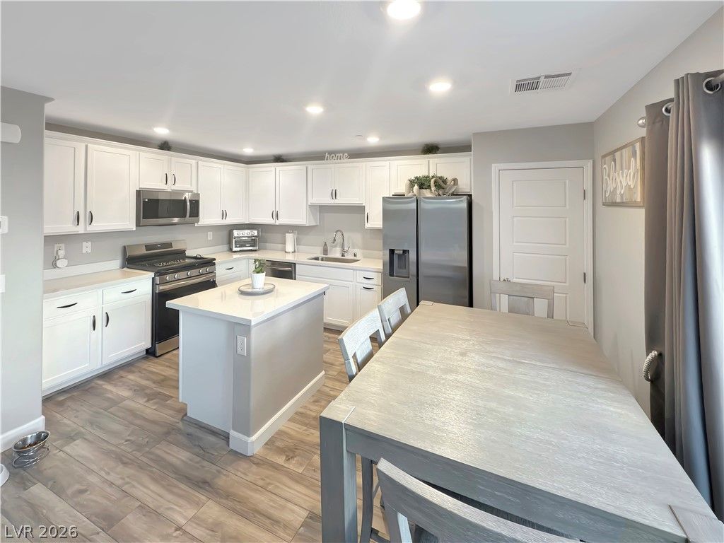 314 Bay Village Place — photo 5