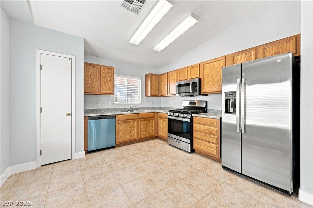 6060 Allred Place 101 — photo 3