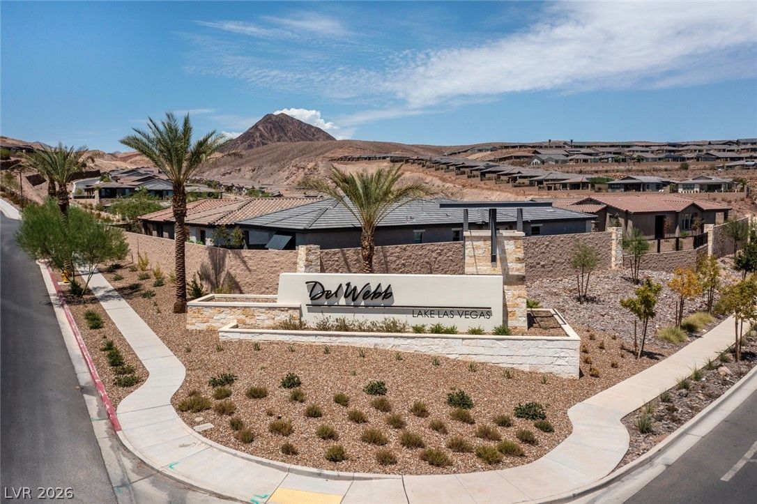 48 Crimson Cactus Avenue — photo 2