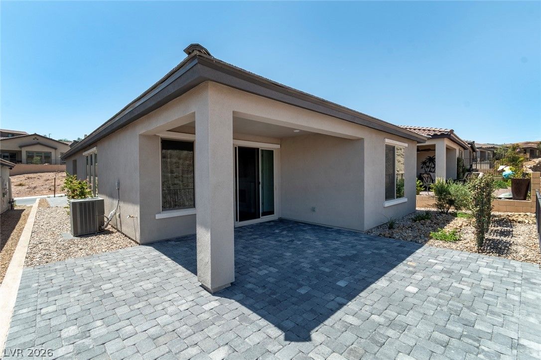 48 Crimson Cactus Avenue — photo 3