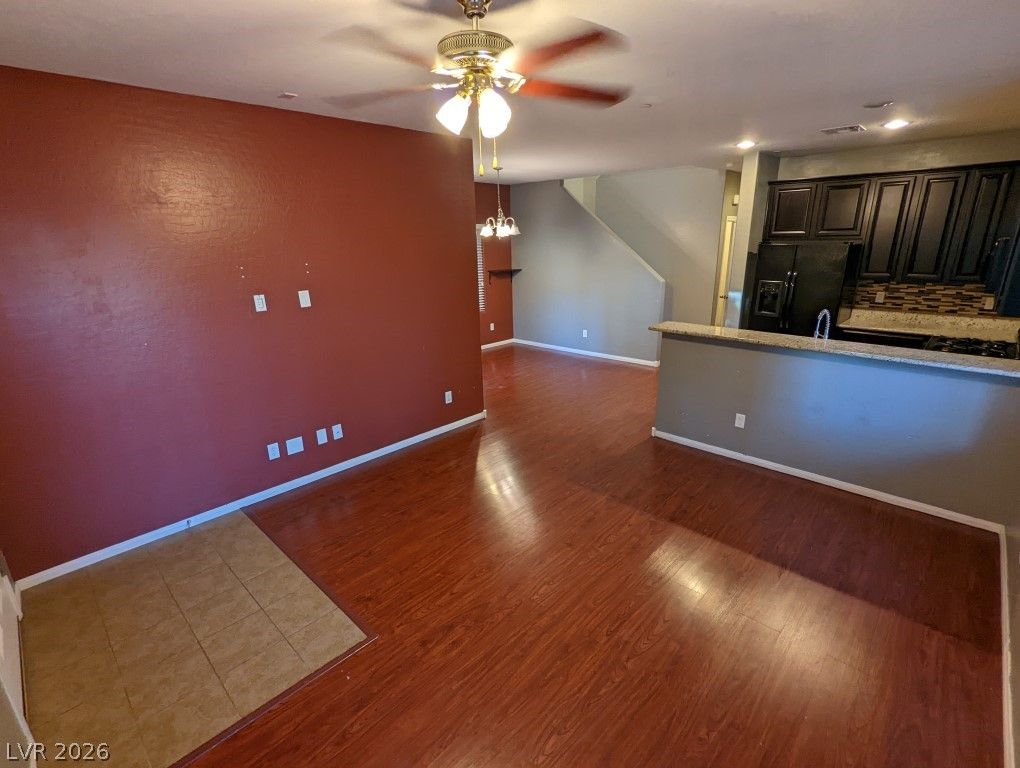 7760 Floral Fabric Court — photo 4
