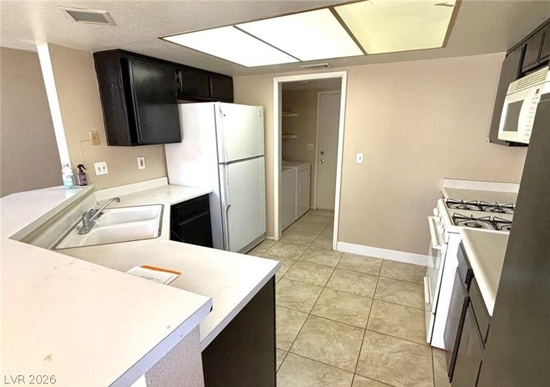 7013 BROWN DERBY Circle 0 — photo 5