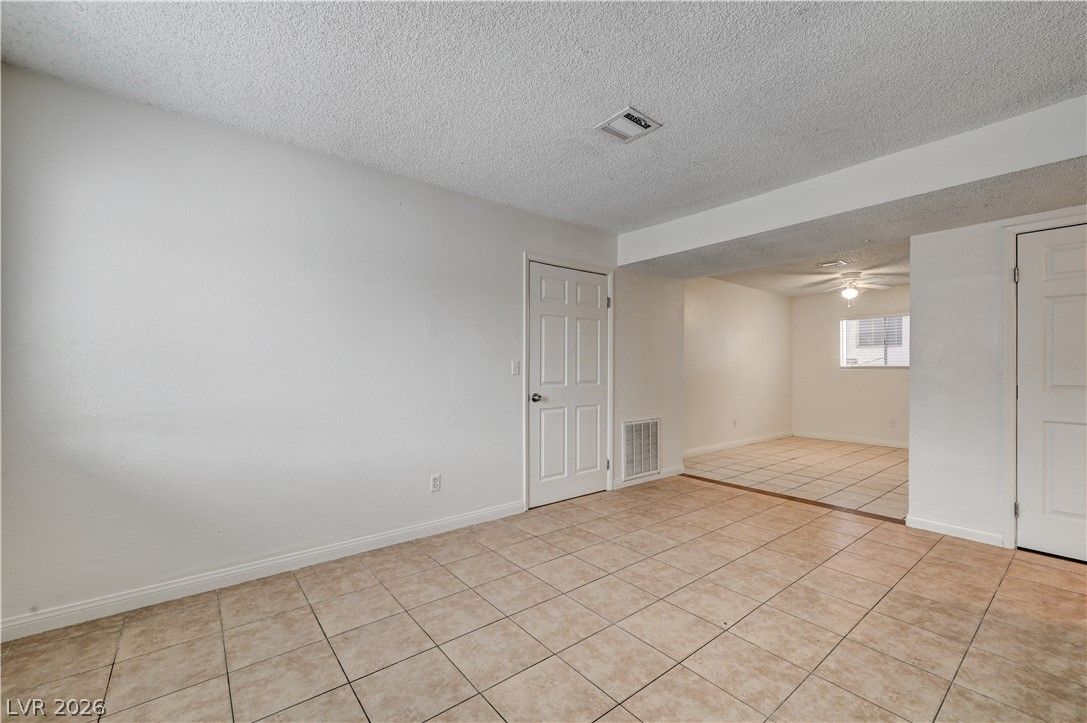 1832 Goldfield Street 1 — photo 2