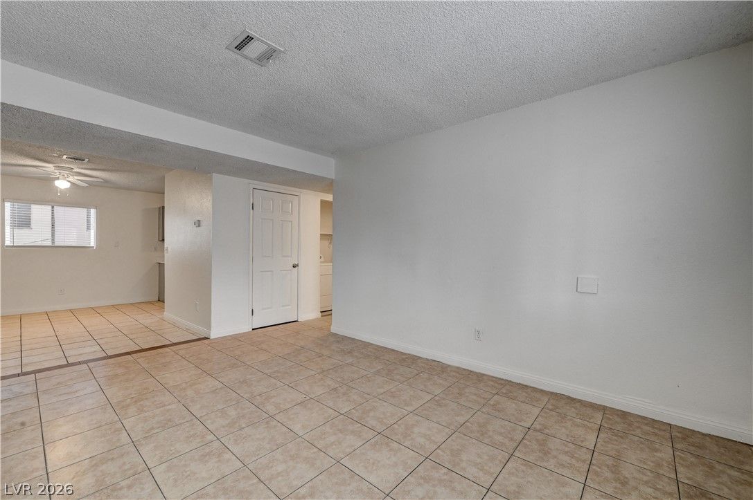 1832 Goldfield Street 1 — photo 3