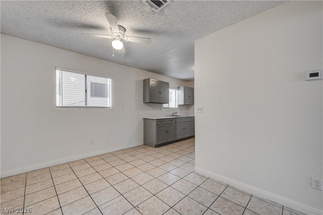 1832 Goldfield Street 1 — photo 4