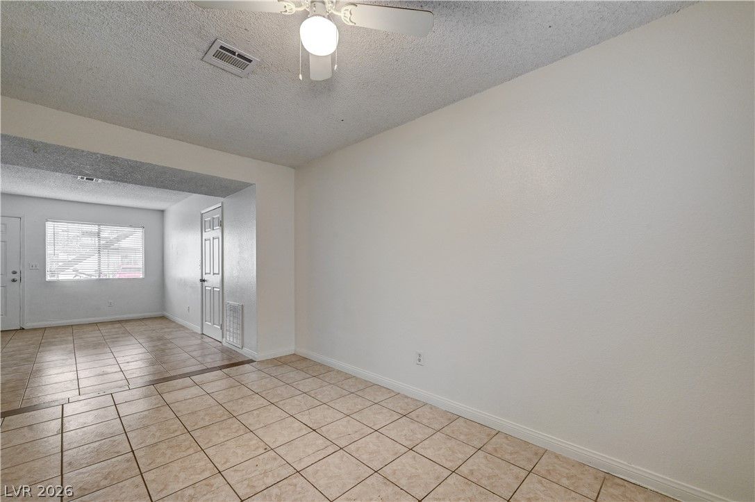 1832 Goldfield Street 1 — photo 5