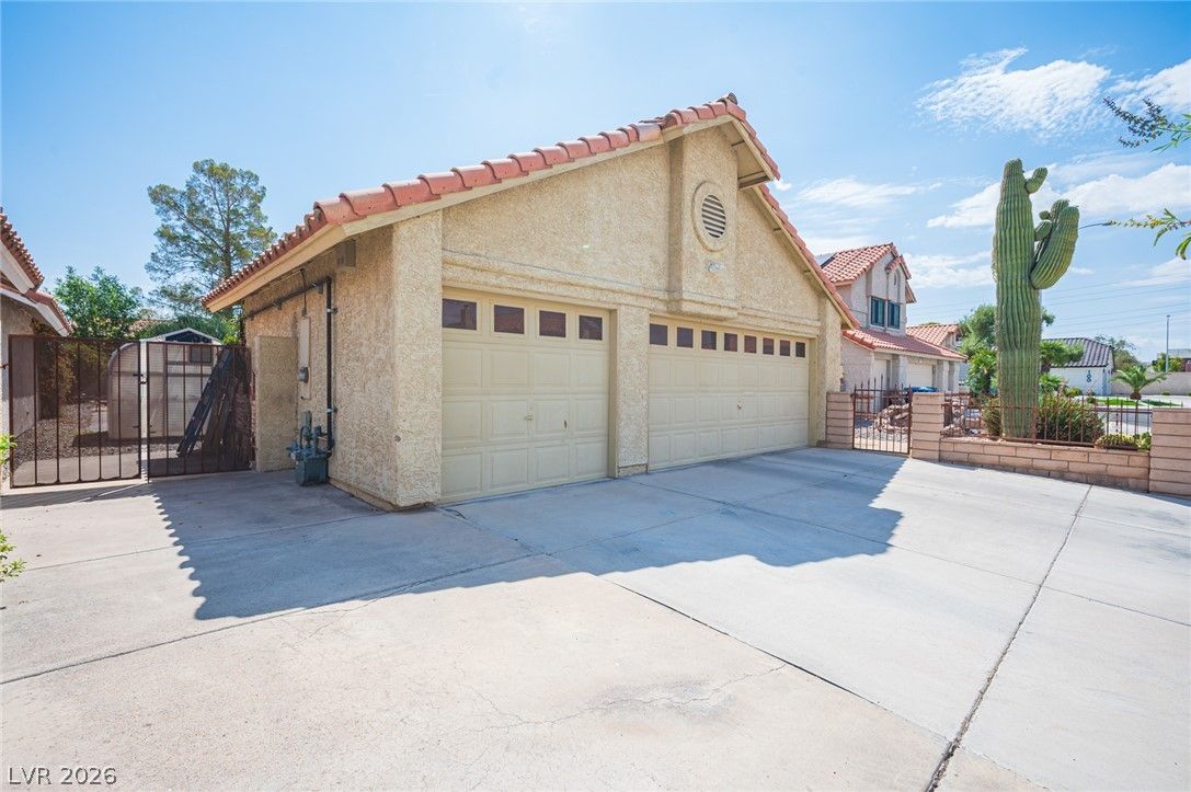 112 Brazilnut Court — photo 2