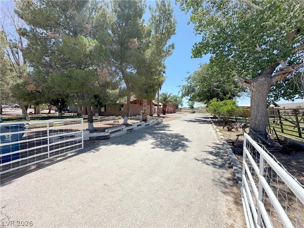 2025 Whipple Avenue — photo 4