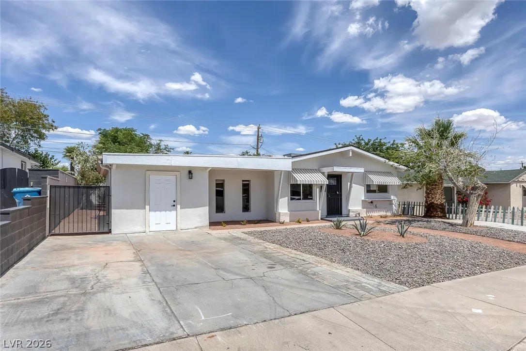 1709 Hassett Avenue — photo 3