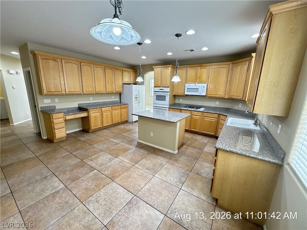 2768 Craigmillar Street — photo 5