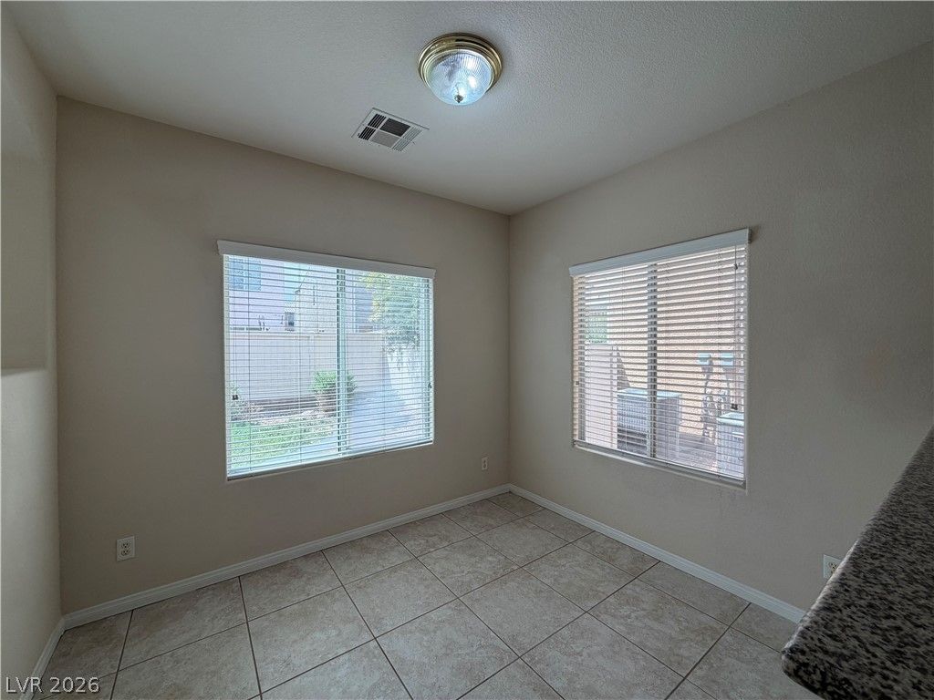 5553 Chapin Mesa Avenue — photo 4 of 12