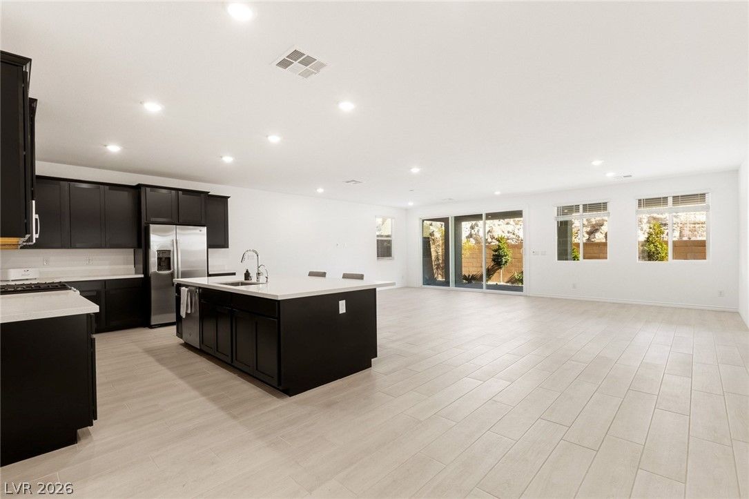 9986 Joshua Foothills Street — photo 5