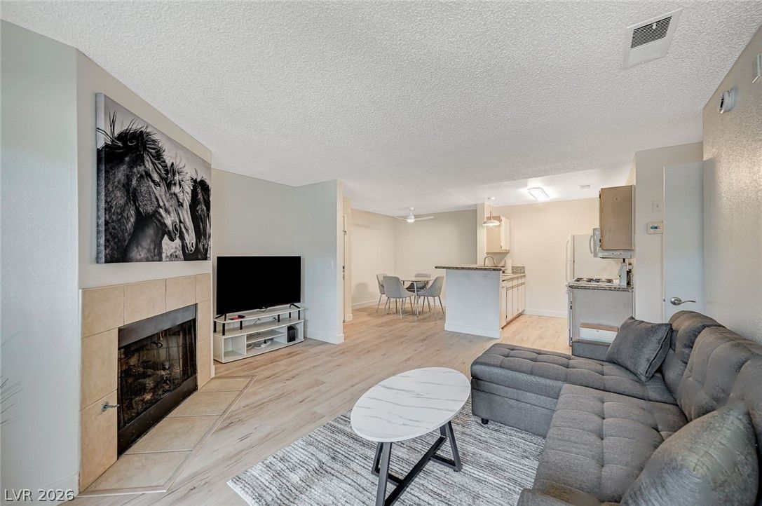 2200 South Fort Apache Road 1064 — photo 4