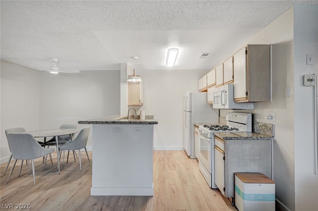 2200 South Fort Apache Road 1064 — photo 5