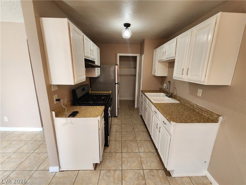 1705 Breckenwood Court 1 — photo 2 of 17