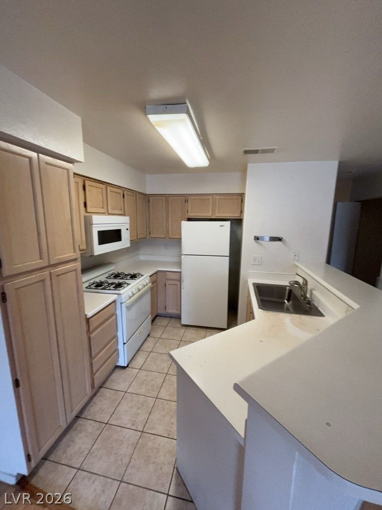 5415 West Harmon Avenue 2010 — photo 2 of 5